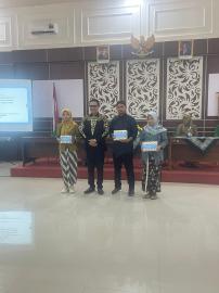 Peserta Bimtek Kalurahan Mertelu Terima Bingkisan dari Dispussip